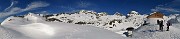 62 Vista panoramica verso il Rif. Calvi (2006 m) e la cerchia ad ovest dei monti della sua splendida conca carica di neve